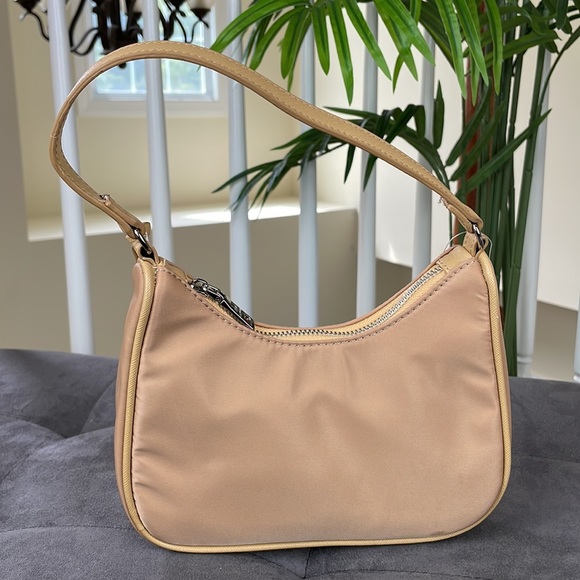 STEVE MADDEN ~ Bpaula Nylon Shoulder/Handbag ~ Beige ~ NWT! - Picture 4 of 9